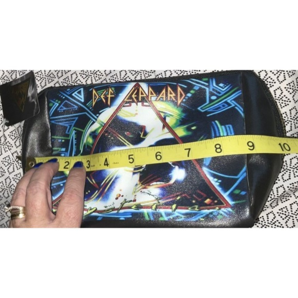 Rock and Roll Beauty Def Leppard Cosmetic Bag Case Hysteria NEW - Picture 3 of 5